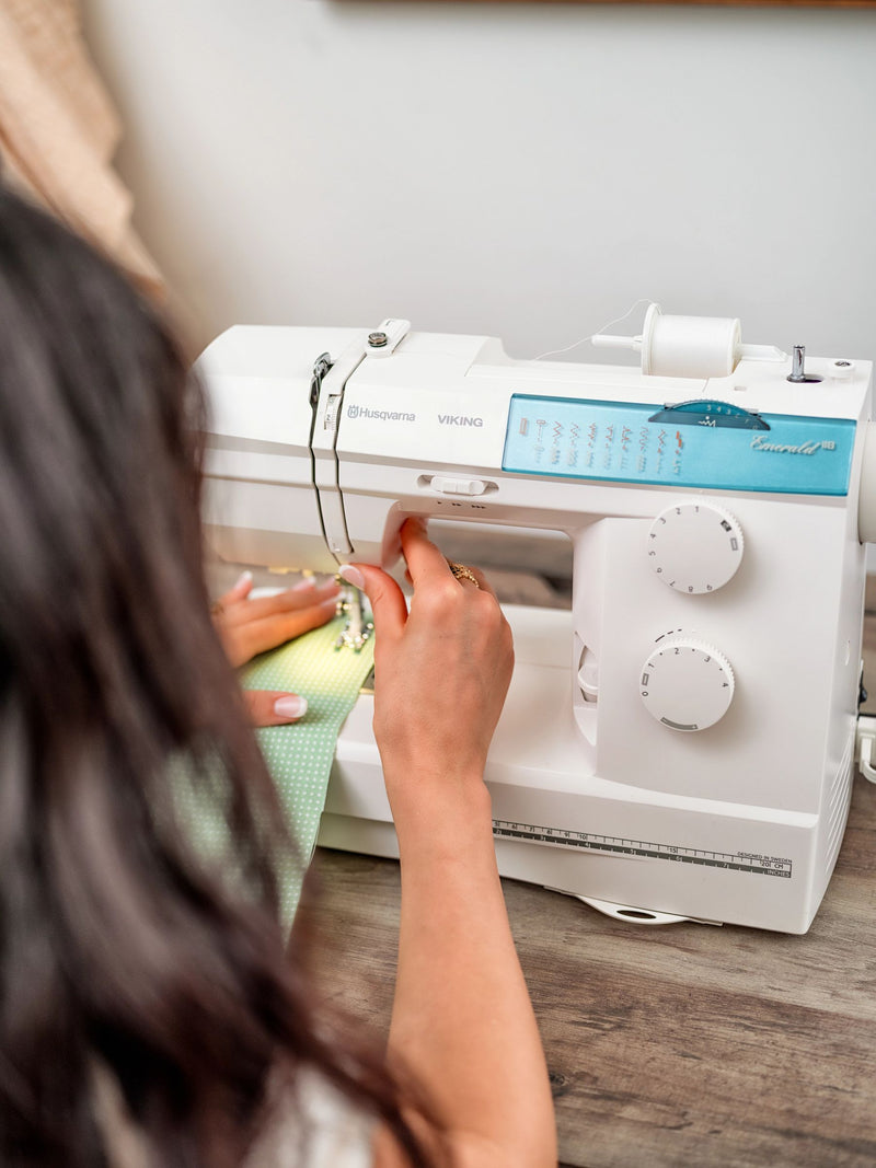 Machine à coudre Husqvarna Emerald 118 - Démonstrateur