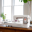 Machine à coudre et à broder Husqvarna Designer Topaz 40 - Démonstrateur